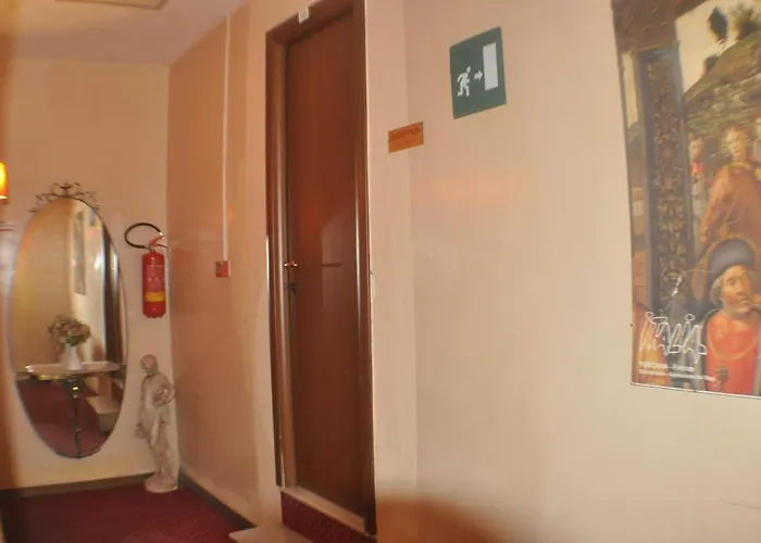 Amico Hotel 2*
